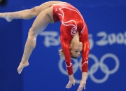 开云体育app-北欧寒流与南美烈焰，当瑞典足球的冷静终结巴斯克热血，苏亚雷斯在F1赛道接管冠军之争