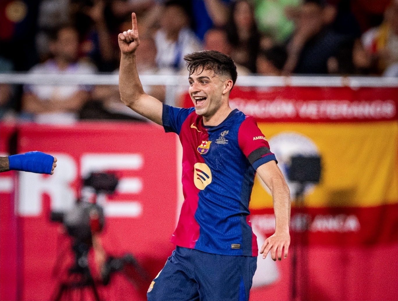 佩德里挺身而出,协助皇马击败对手 佩德里挺身而出,协助皇马击败对手