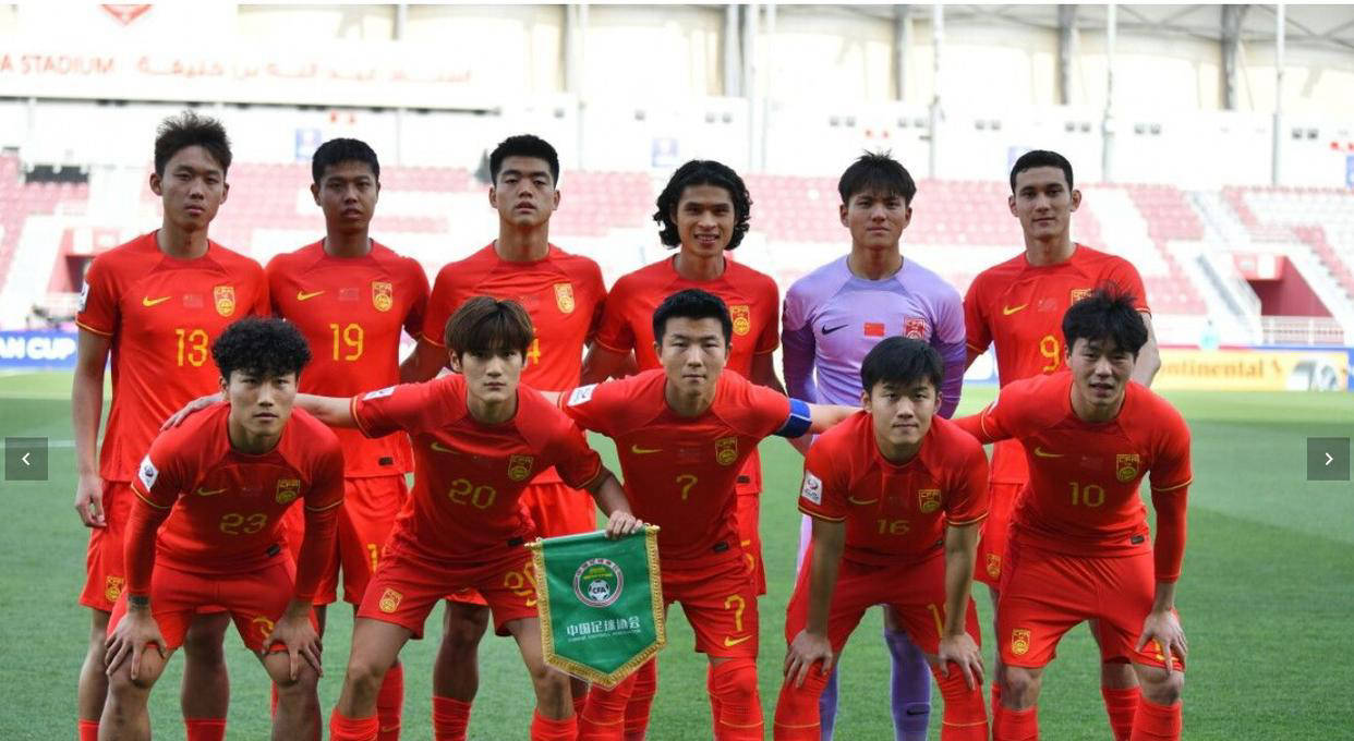 关于国足主力球员在中超赛场发挥出色，引发球迷期待的信息