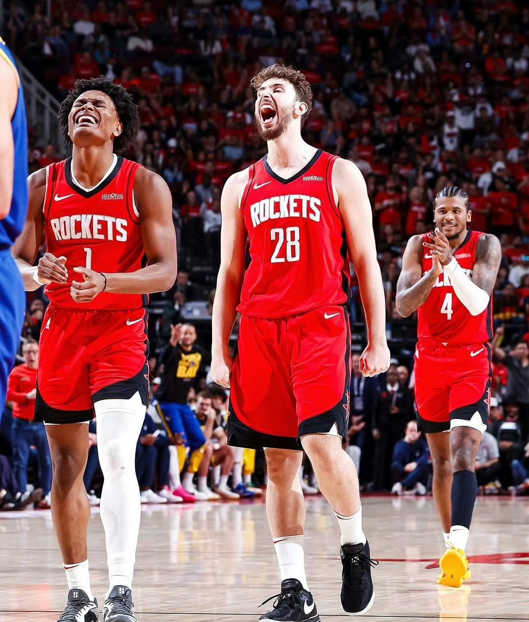 关于立陶宛男篮血洗火箭，乔治·希尔送出助攻的信息