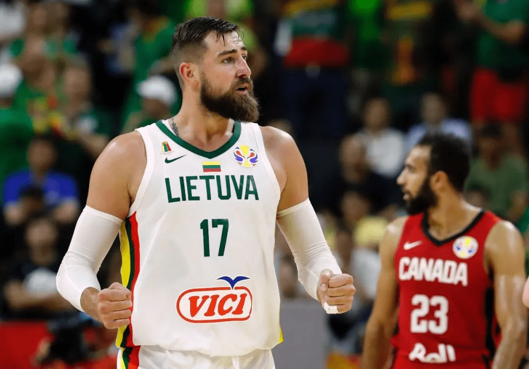 关于塞尔维亚男篮碾压巴西男篮，瓦兰丘纳斯三分雨点燃全场的信息