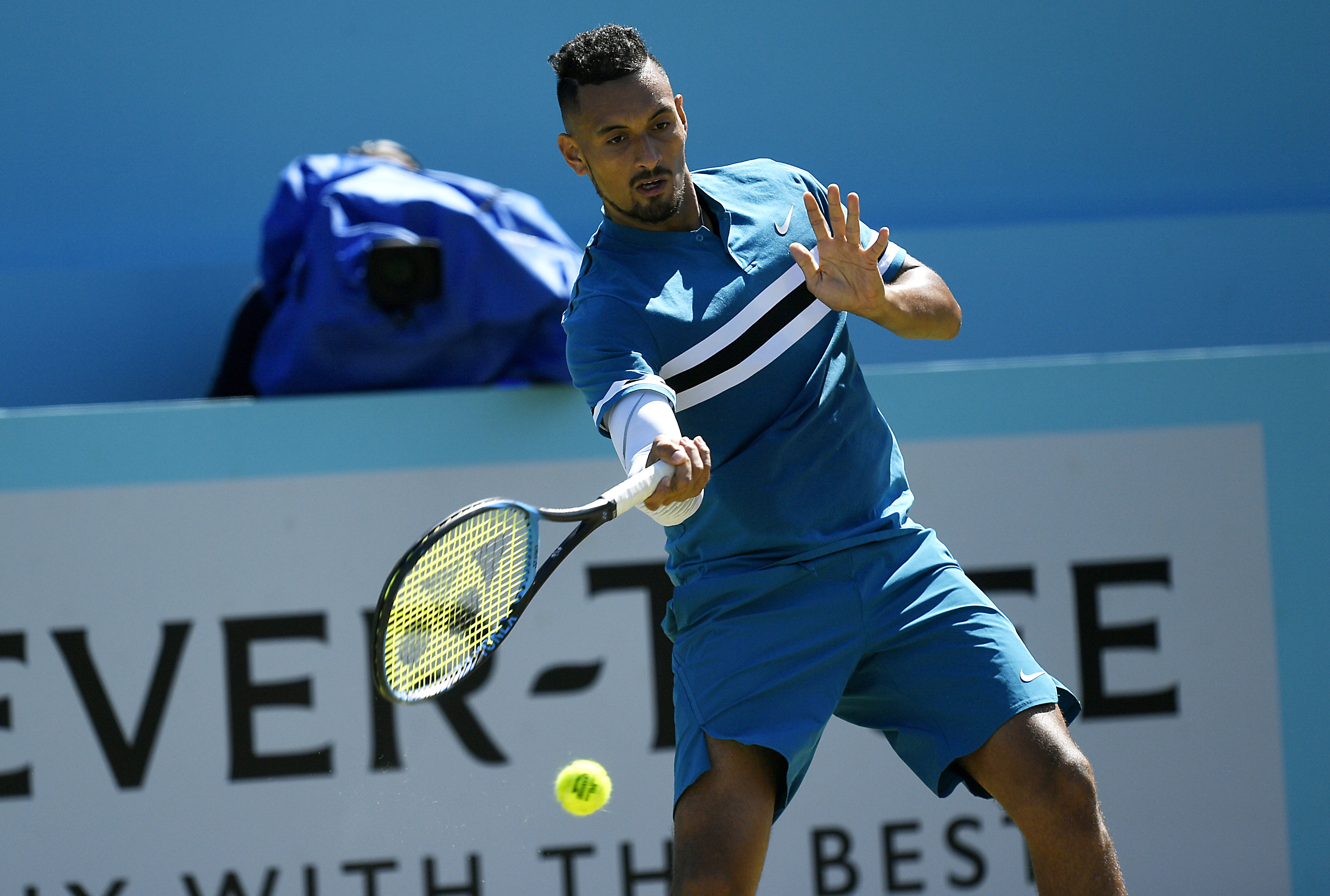 包含日本网球队爆冷欧洲网球队，克耶高斯爆发神勇的词条