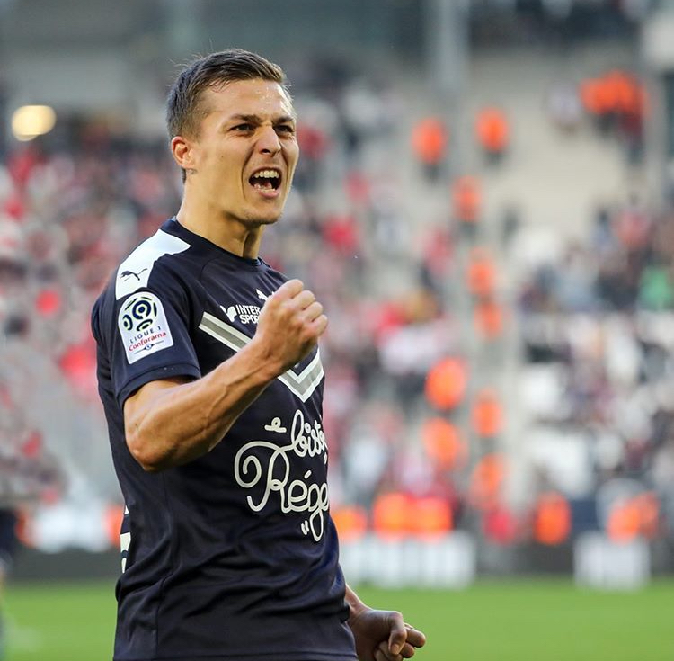 包含波尔多客场击败里昂，喜迎胜利的词条