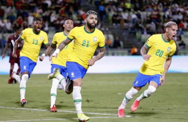 南美选手团结协作，实现佳绩的简单介绍