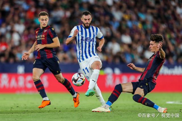 包含比利时大胜爱沙尼亚，小组领先优势巩固的词条