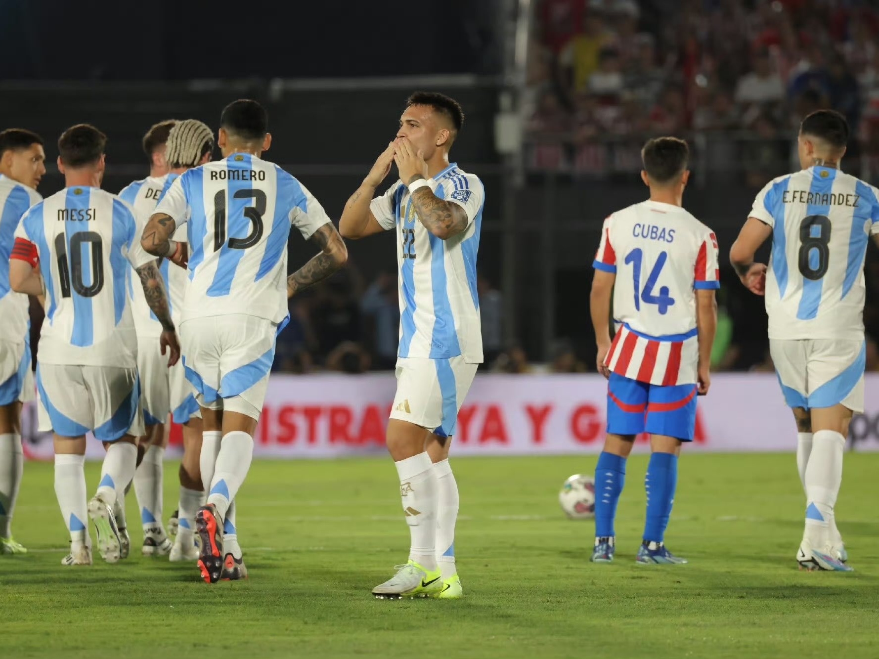 关于足球新星在南美洲杯赛中崭露头角的信息