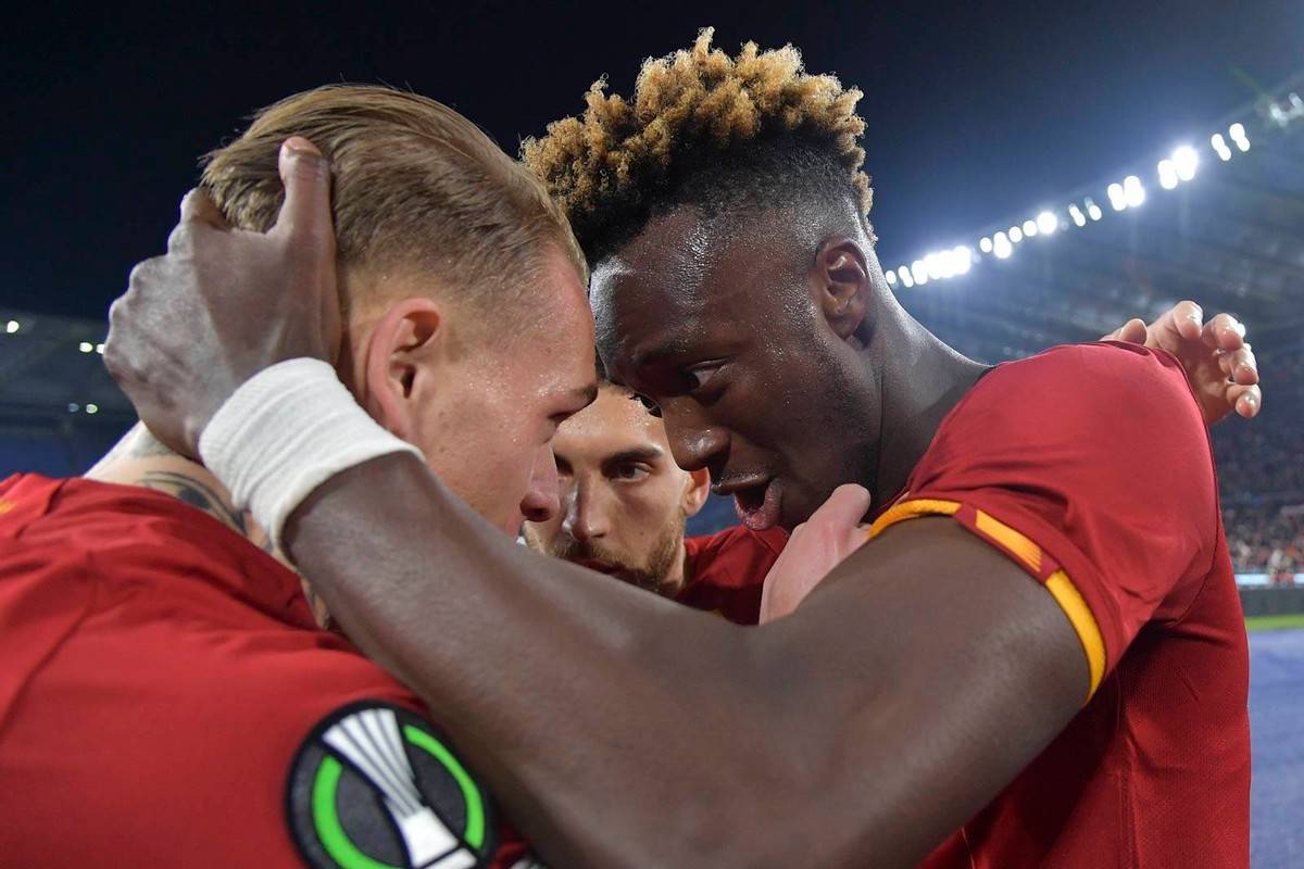 包含塞维利亚翻盘利物浦，若日尼奥高光表现的词条