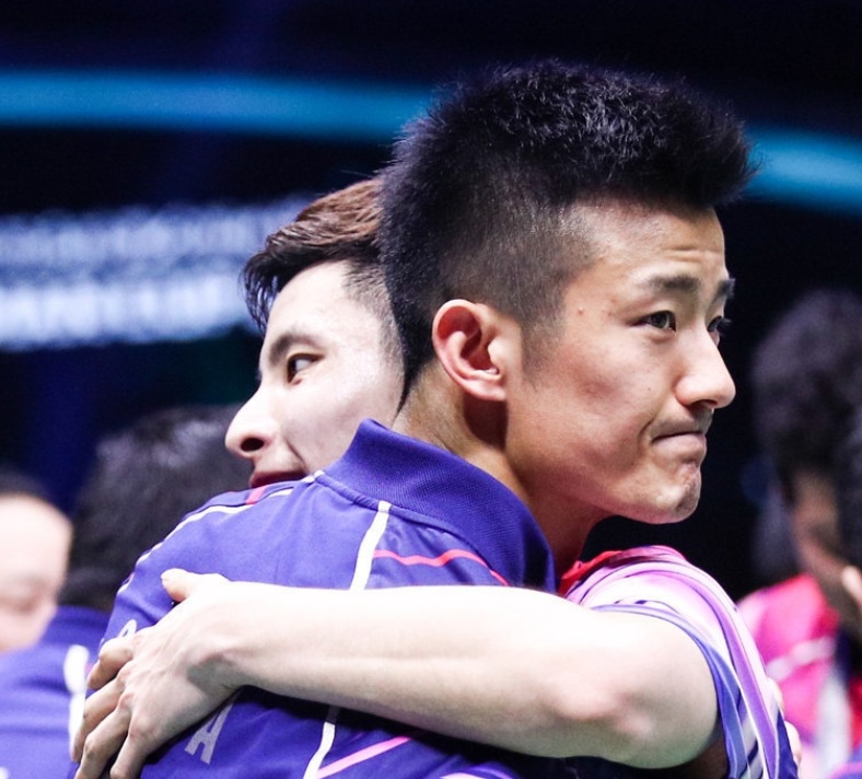 印尼羽毛球队翻盘日本羽毛球队，谌龙制霸全场的简单介绍