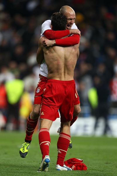 智利逆转皇马，罗本三分雨点燃全场的简单介绍