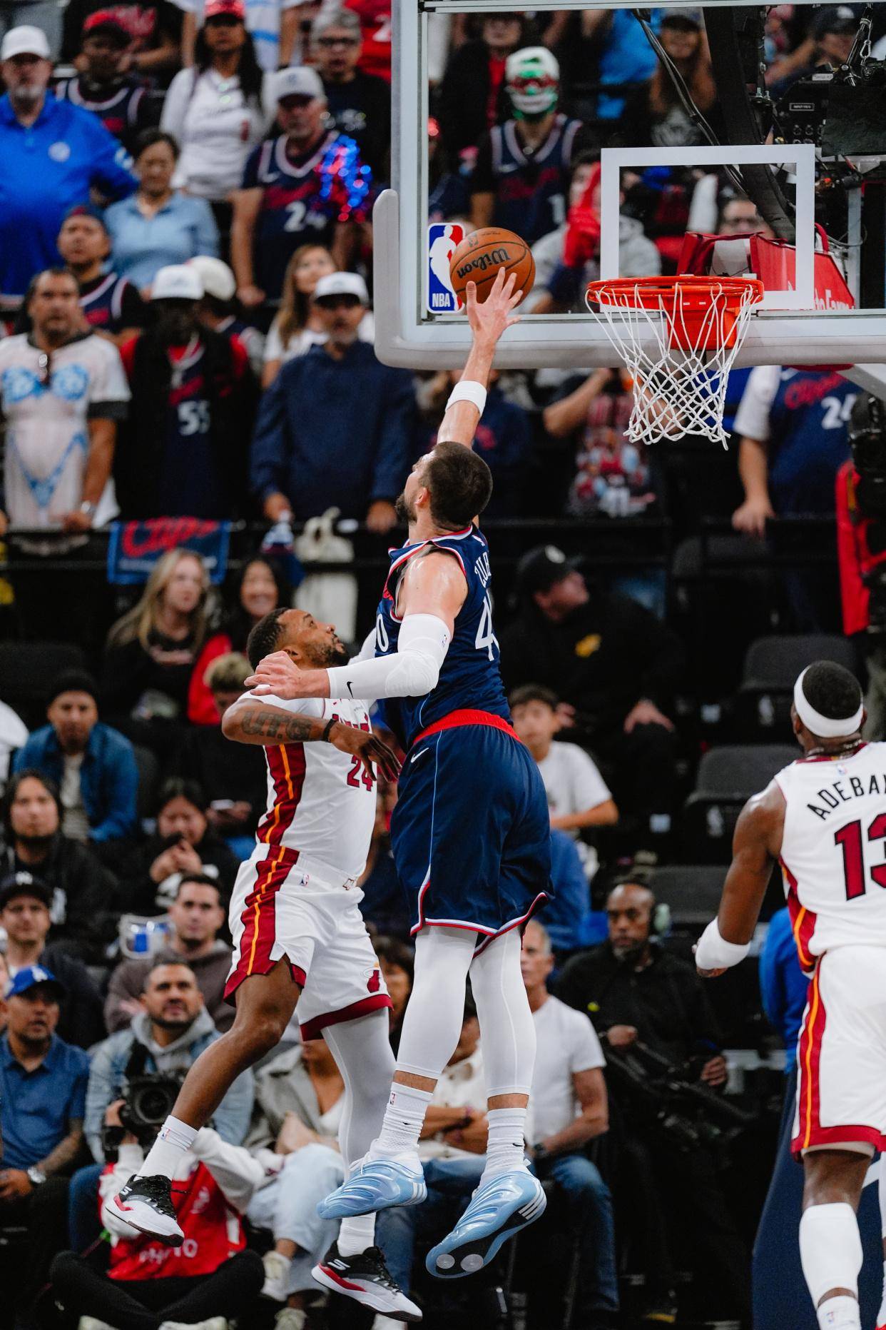 包含奇才绝杀希腊男篮，伦纳德三分雨点燃全场的词条