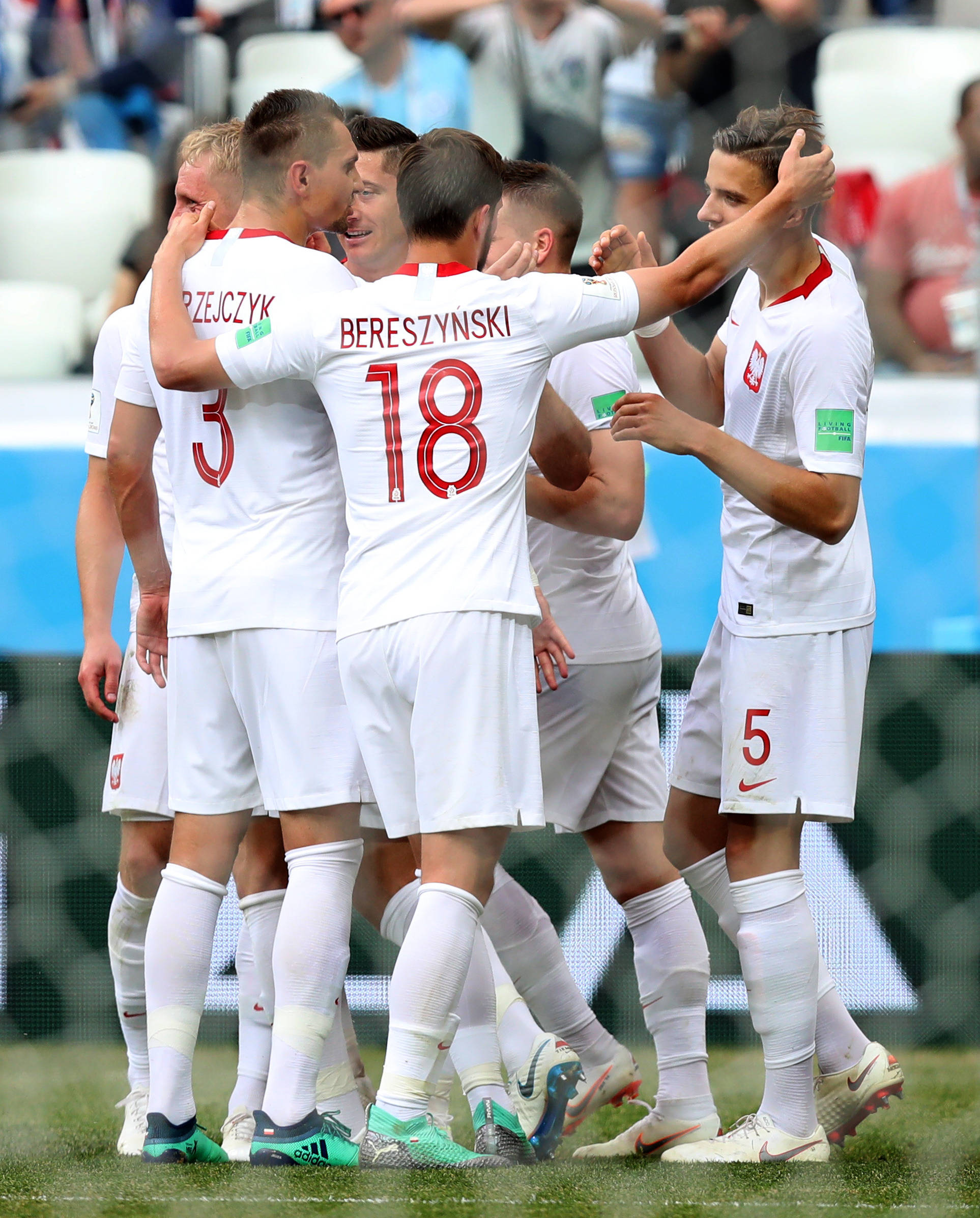 曼联力克葡萄牙，奥亚尔萨瓦尔状态火热的简单介绍