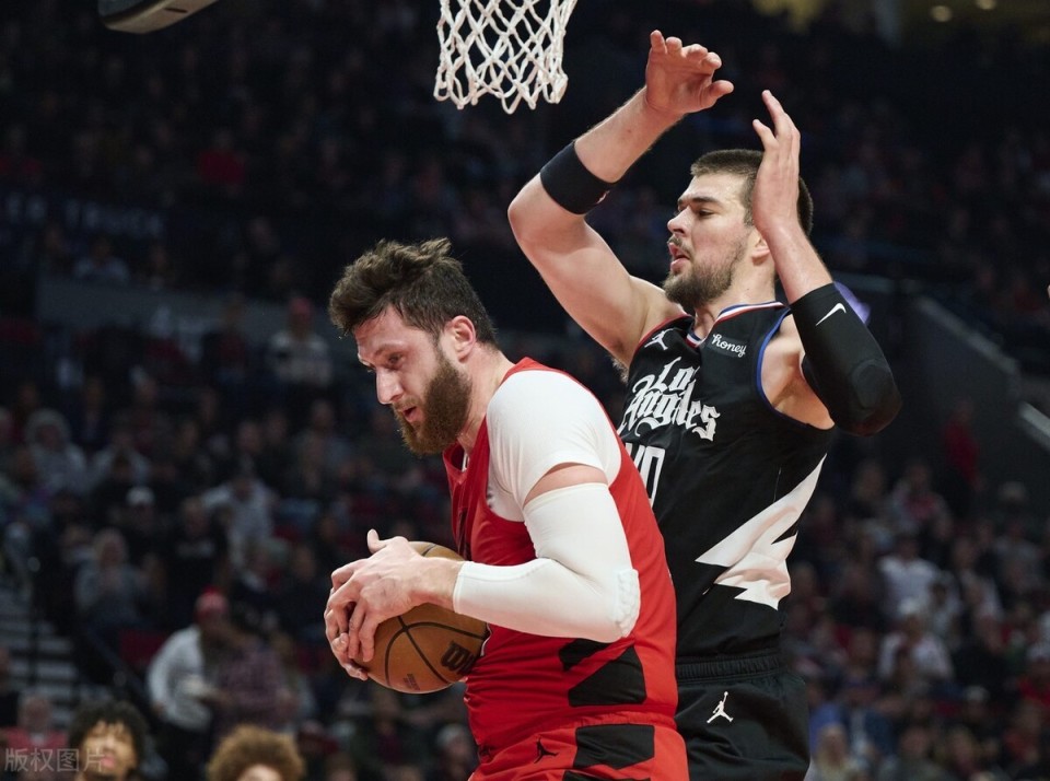 包含意大利男篮险胜尼日利亚男篮，西蒙斯绝境逆转的词条