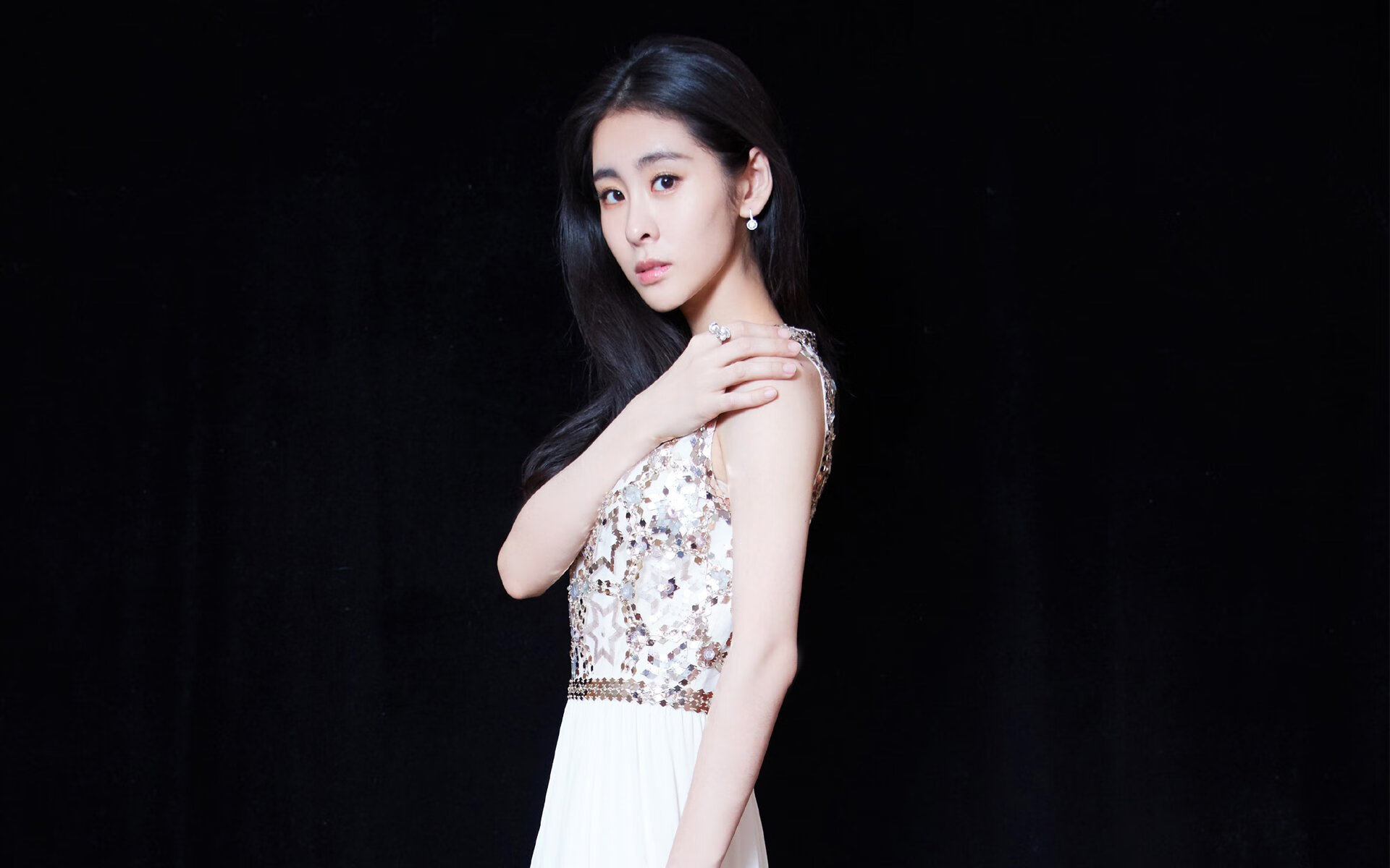 约基奇全程高能输出，灰熊连续得分压制活塞，一场战术与意志的较量