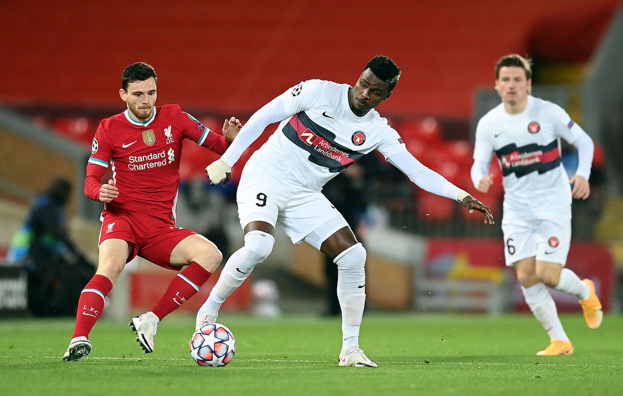 包含埃弗顿艰难险胜,托特纳姆咬住争冠希望的词条 包含埃弗顿艰难险胜,托特纳姆咬住争冠希望的词条