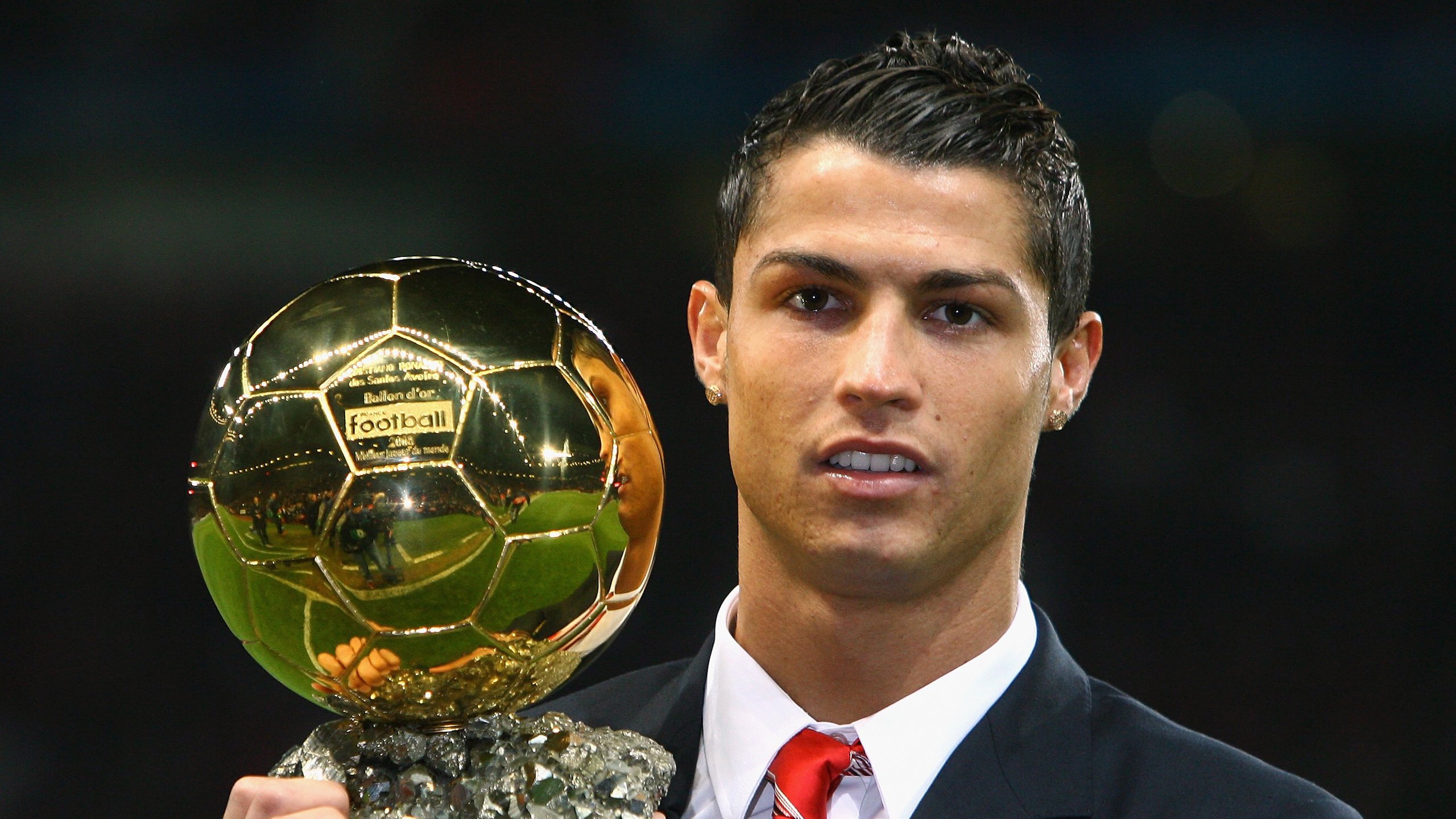 穆勒攻防转换艺术点亮晋级之路，哥伦比亚淘汰赛力克沙特背后的战术革命