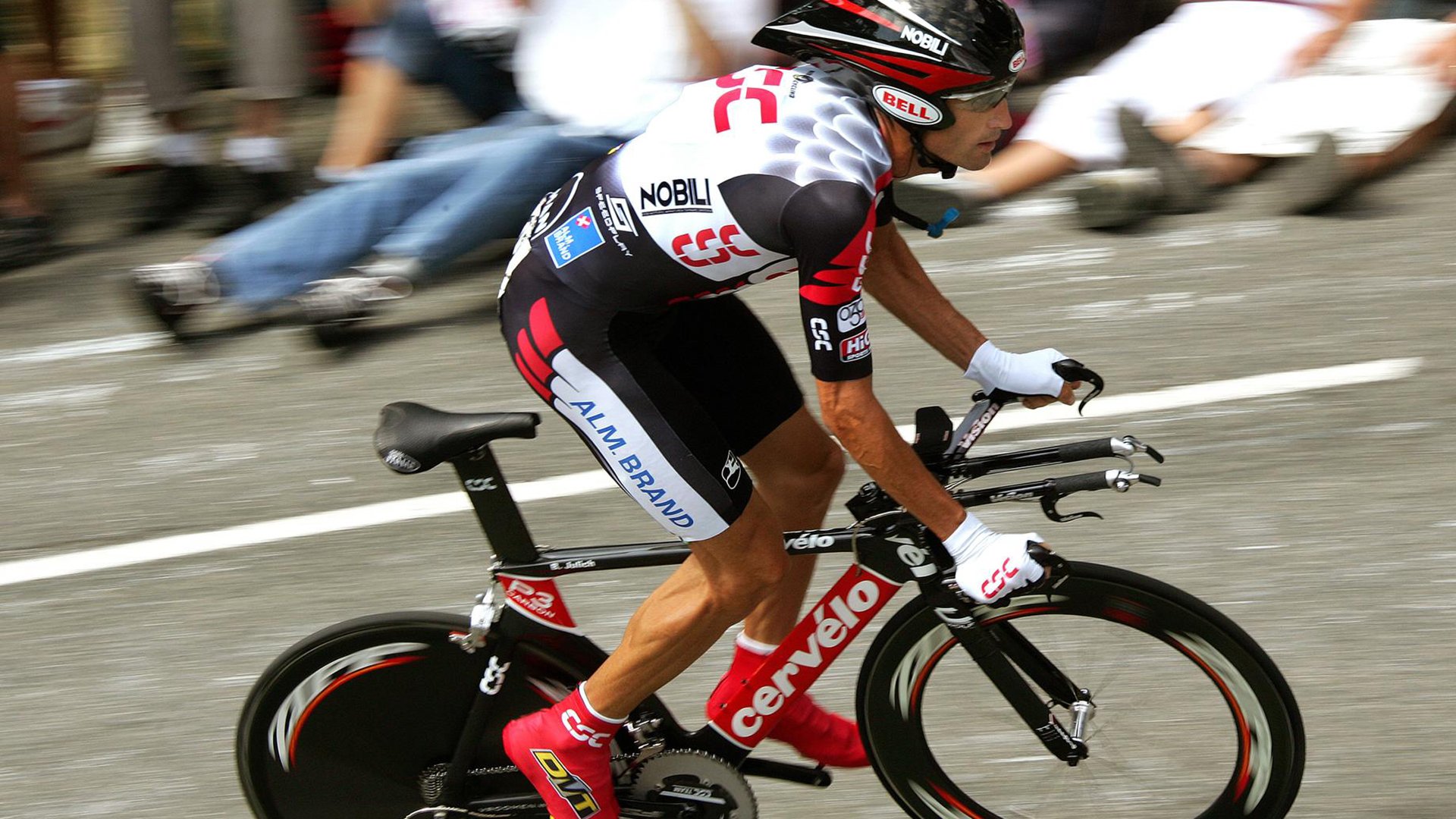 南美风暴与东欧烈焰，玻利维亚粉碎阿森纳神话，弗拉霍维奇爆发重塑足坛格局