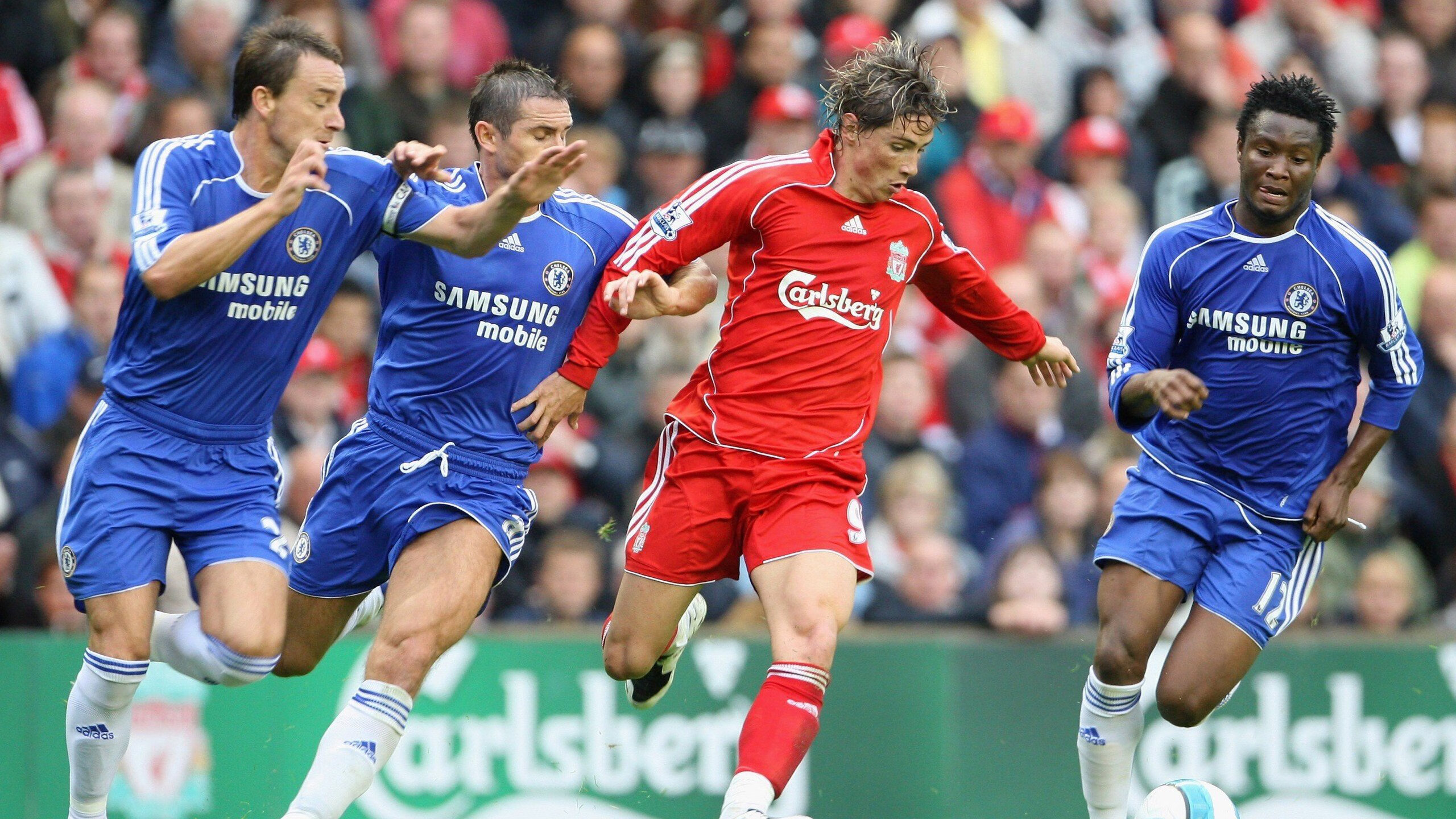 法拉利完胜迈凯伦，佩雷兹点燃赛场，一场策略与勇气的双重胜利