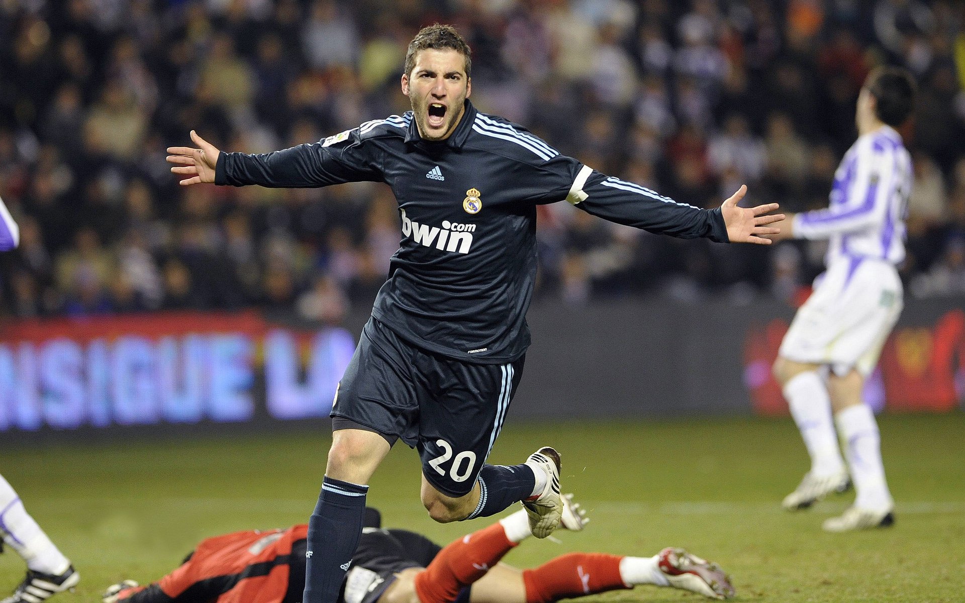 年度焦点之战，尼斯硬仗取胜苏格兰，战术纪律铸就经典战役