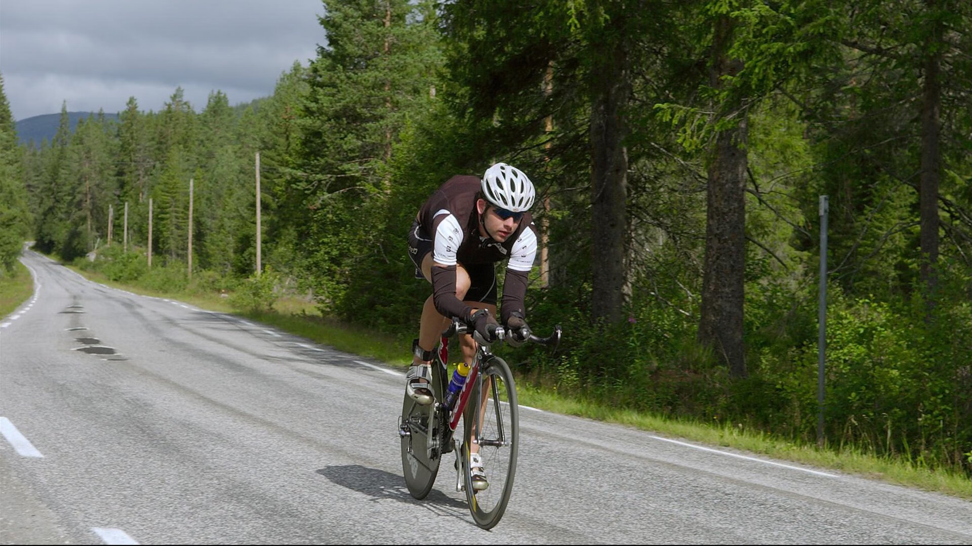 弗拉霍维奇爆发点燃都灵，瑞典火力压制阿森纳的战术启示